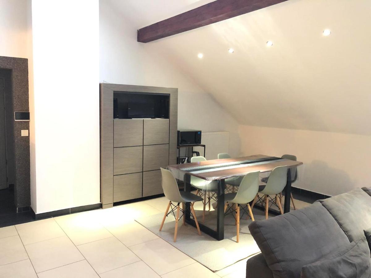 Apartamento Cozy 120m² With 3 Bedrooms And 1 Cinema Useldange