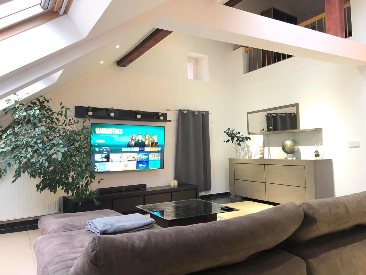 Apartamento Cozy 120m² With 3 Bedrooms And 1 Cinema Useldange
